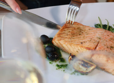 Стейк з лосося у ресторані Romantik ECO: вишуканість, що народжується з простоти